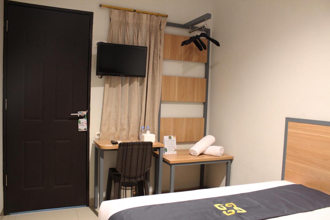 Ghurfati Hotel Mangga Besar Jacarta Exterior foto